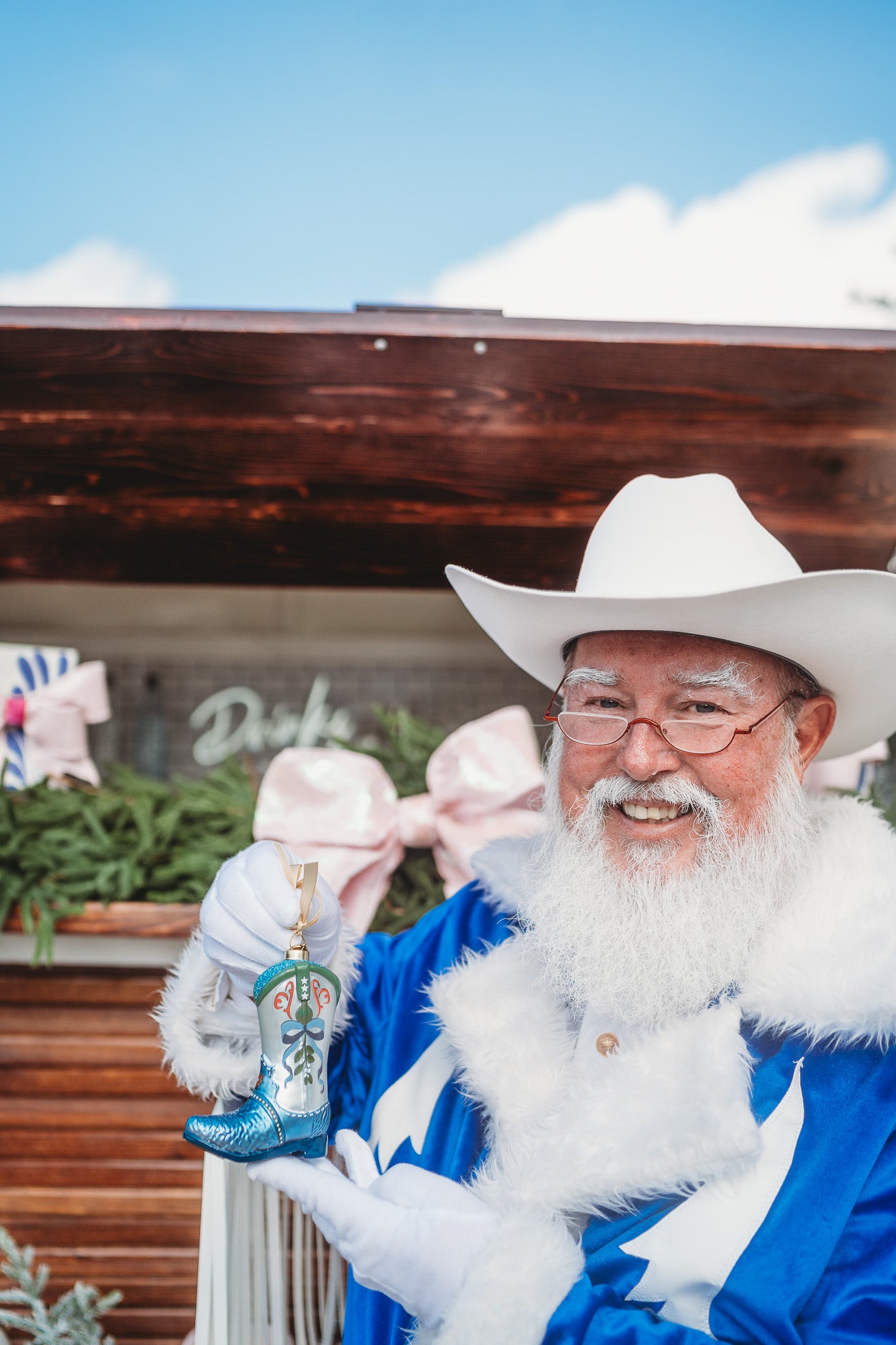 Mistletoe & Magic Ornament IN STOCK